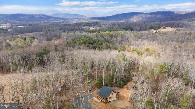 1823 DESERT RD, Haywood, VA 22722