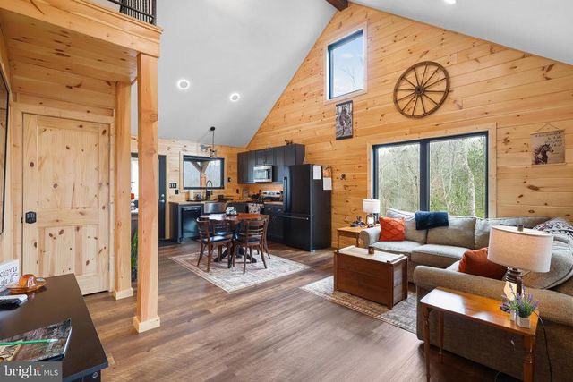 1823 DESERT RD, Haywood, VA 22722