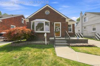 17612 Sprenger Avenue, Eastpointe, MI 48021