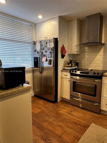 1518 Whitehall Dr 104, Davie, FL 33324