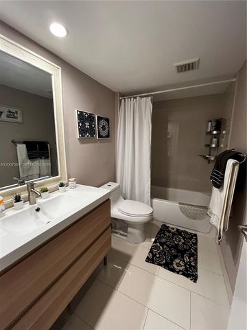 1518 Whitehall Dr 104, Davie, FL 33324