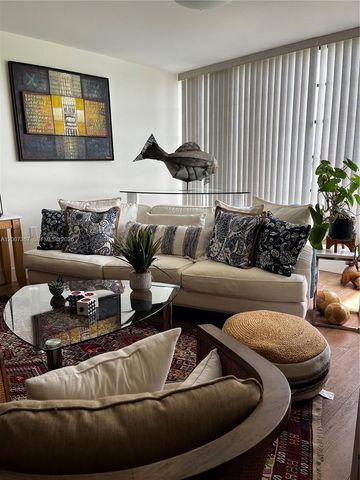 1518 Whitehall Dr 104, Davie, FL 33324