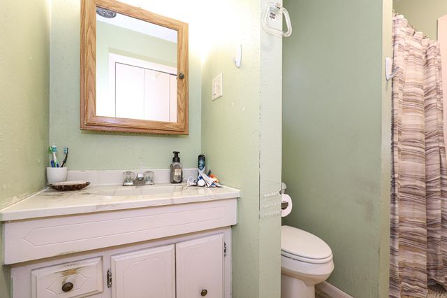 412 & 404 WHITE St, Benton, AR 72015