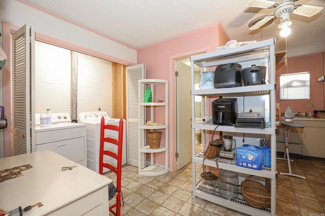 412 & 404 WHITE St, Benton, AR 72015