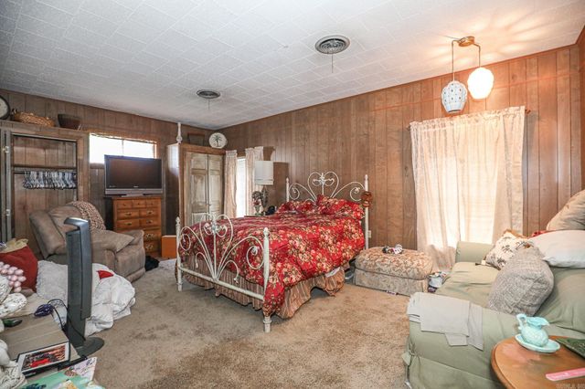 412 & 404 WHITE St, Benton, AR 72015