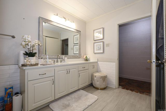 412 & 404 WHITE St, Benton, AR 72015
