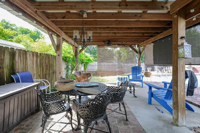 412 & 404 WHITE St, Benton, AR 72015