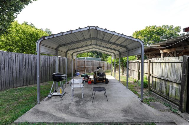 412 & 404 WHITE St, Benton, AR 72015