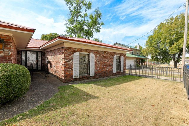 412 & 404 WHITE St, Benton, AR 72015