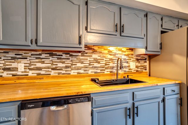 7512 Chatham Circle, Knoxville, TN 37909