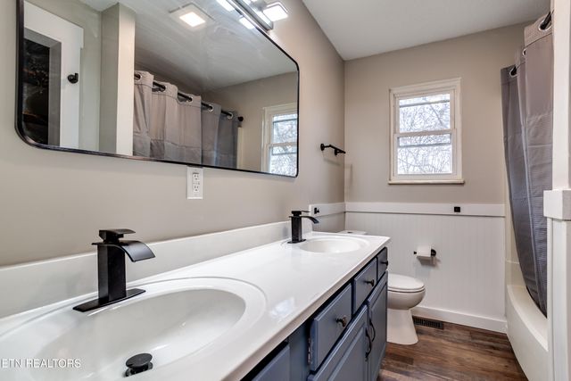 7512 Chatham Circle, Knoxville, TN 37909