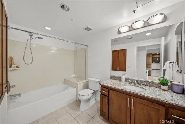 21301 Erwin 420, Woodland Hills, CA 91367