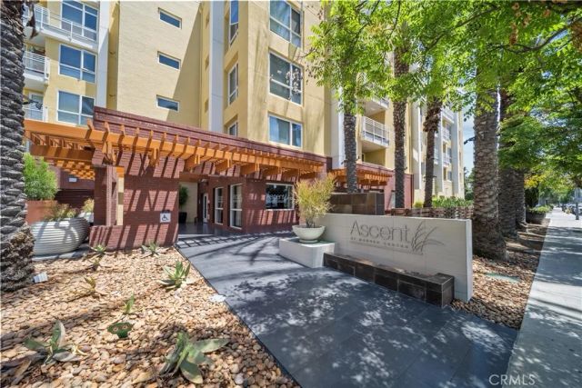 21301 Erwin 420, Woodland Hills, CA 91367