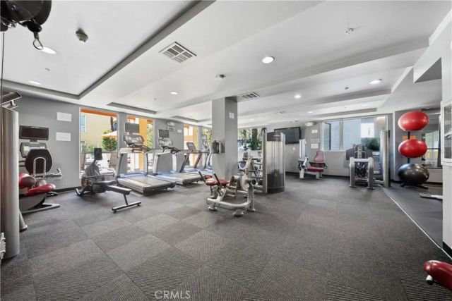 21301 Erwin 420, Woodland Hills, CA 91367