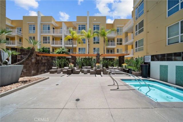 21301 Erwin 420, Woodland Hills, CA 91367