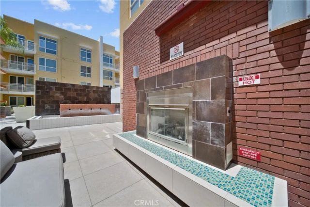 21301 Erwin 420, Woodland Hills, CA 91367