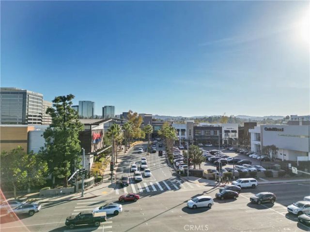 21301 Erwin 420, Woodland Hills, CA 91367