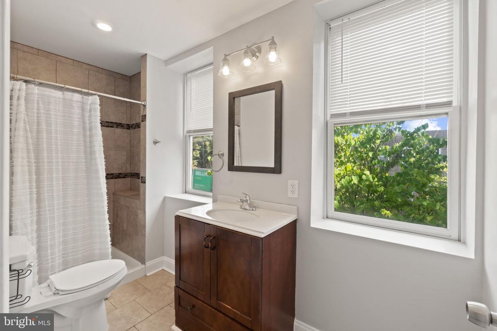 Image 18 of property listing at 101 EAST AVE, Baltimore, MD 21224