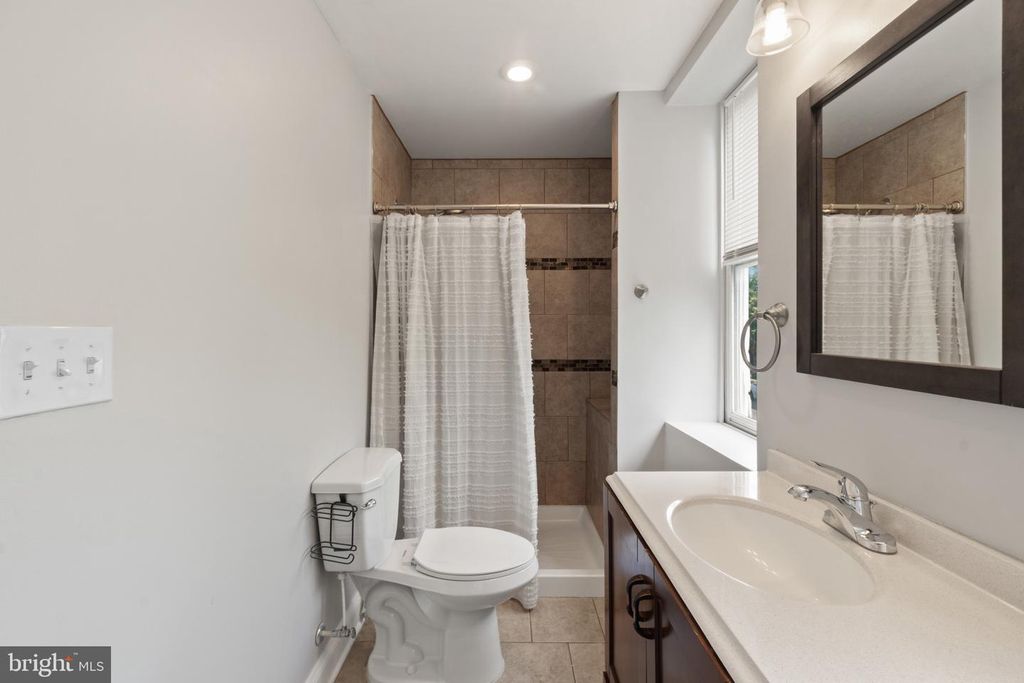 Image 19 of property listing at 101 EAST AVE, Baltimore, MD 21224