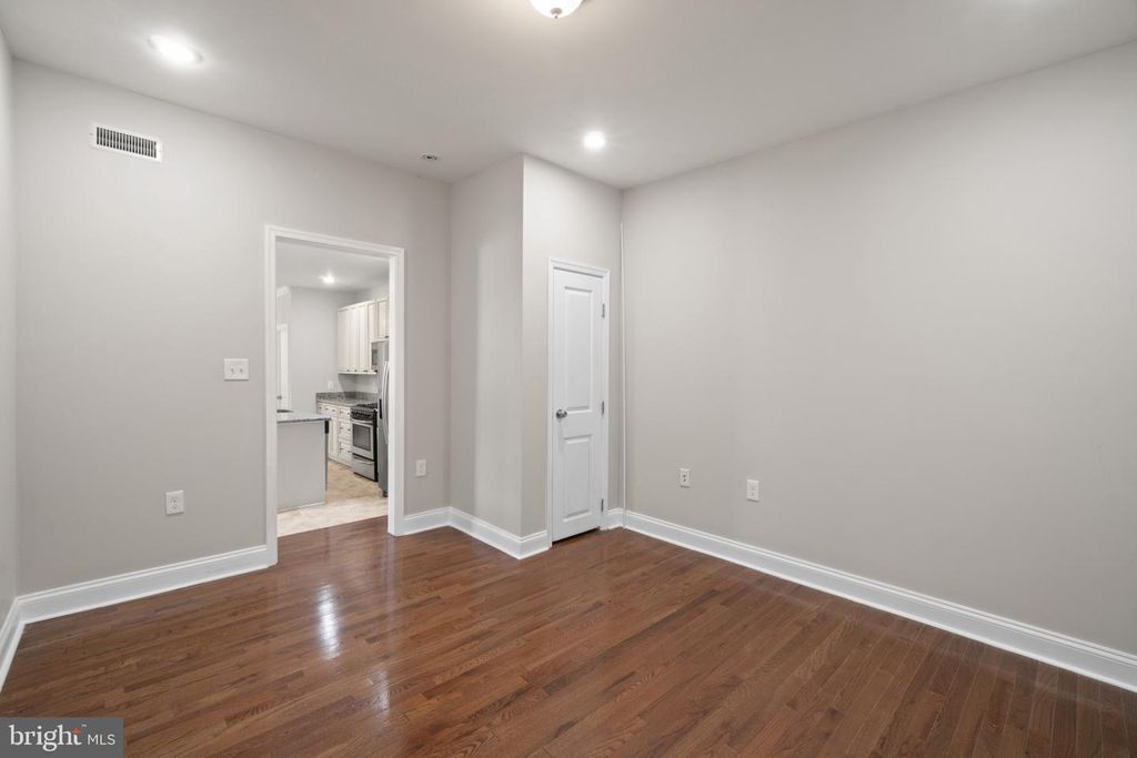 Image 21 of property listing at 101 EAST AVE, Baltimore, MD 21224