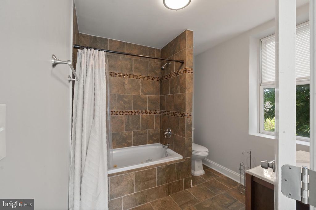 Image 26 of property listing at 101 EAST AVE, Baltimore, MD 21224