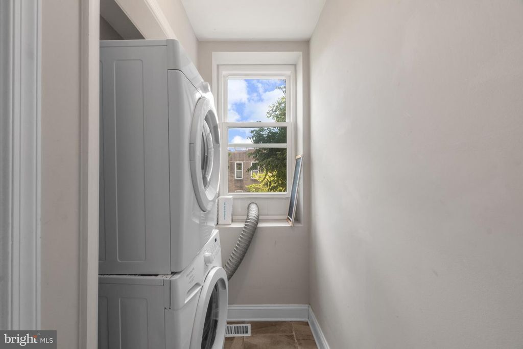Image 28 of property listing at 101 EAST AVE, Baltimore, MD 21224