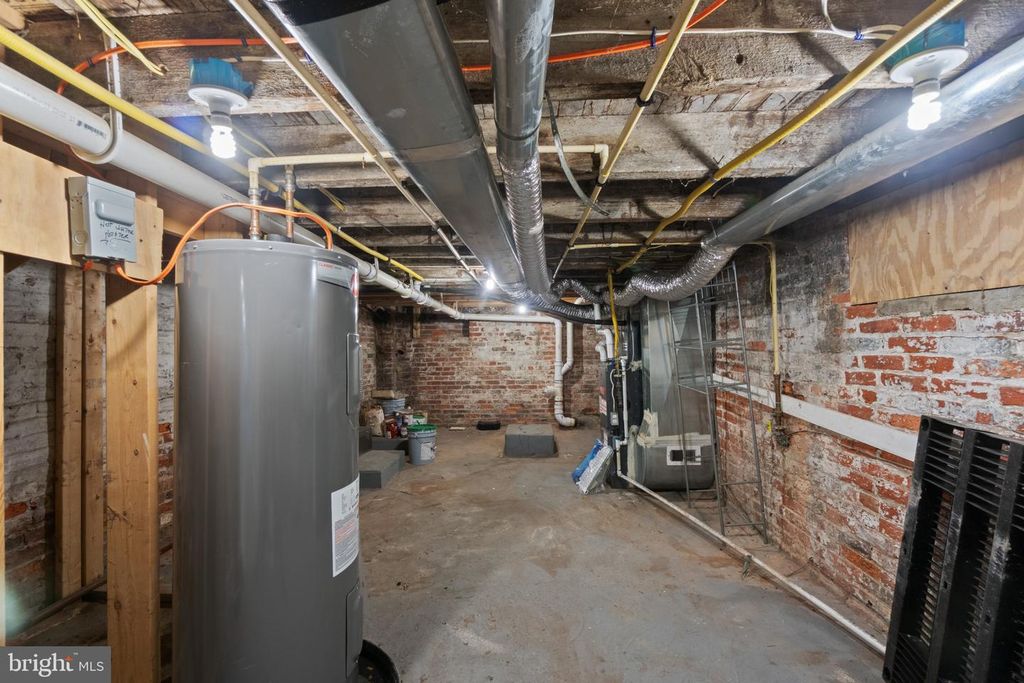 Image 33 of property listing at 101 EAST AVE, Baltimore, MD 21224