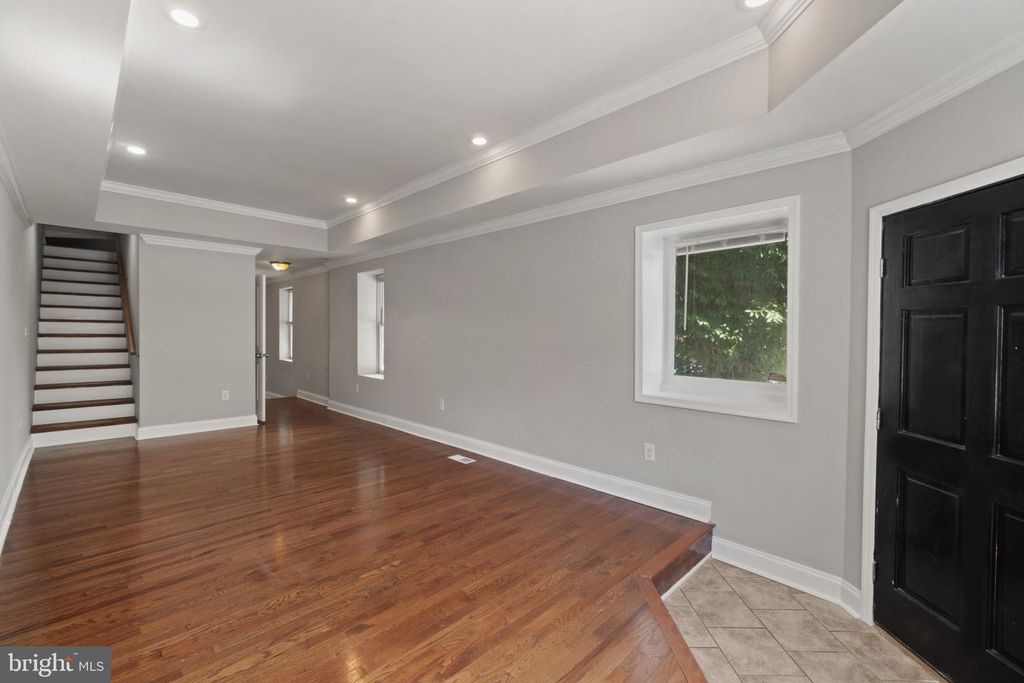 Image 5 of property listing at 101 EAST AVE, Baltimore, MD 21224