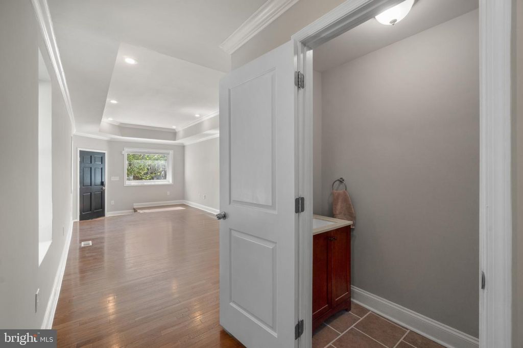 Image 8 of property listing at 101 EAST AVE, Baltimore, MD 21224