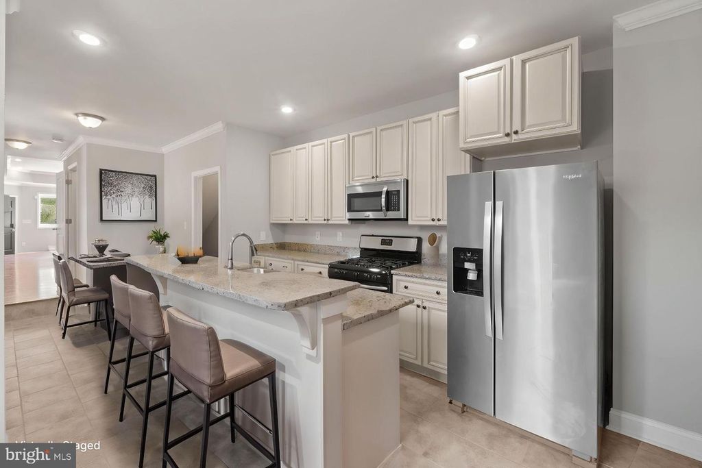 Image 9 of property listing at 101 EAST AVE, Baltimore, MD 21224