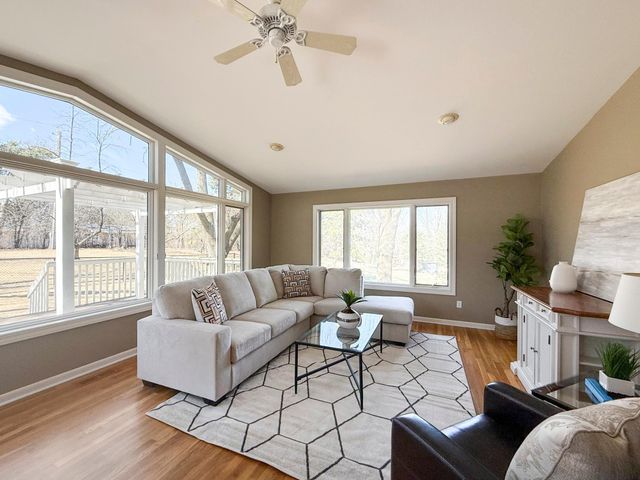 2211 Lenwood Drive SW, Rochester, MN 55902