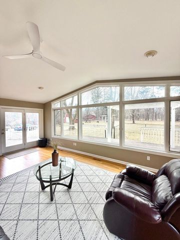 2211 Lenwood Drive SW, Rochester, MN 55902