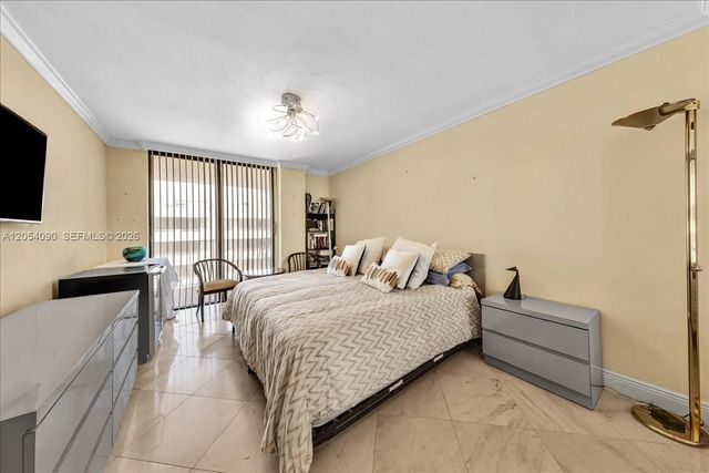 8877 Collins Avenue PH2, Surfside, FL 33154