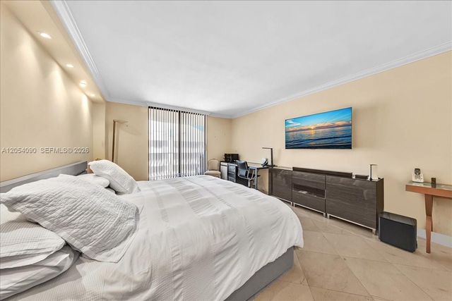 8877 Collins Avenue PH2, Surfside, FL 33154