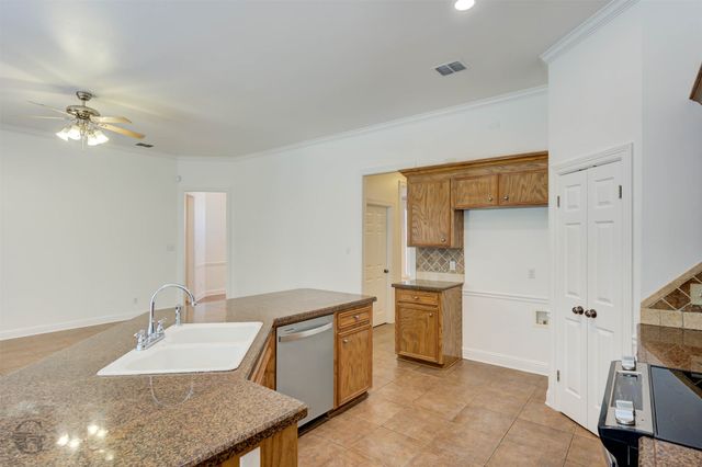 6036 Braeburn Court, Bossier City, LA 71111