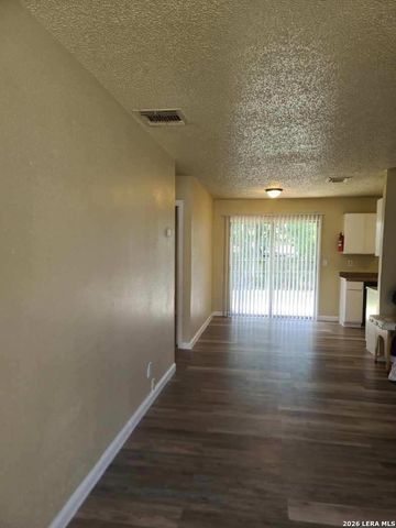 9418 QUICKSILVER DR, San Antonio, TX 78245