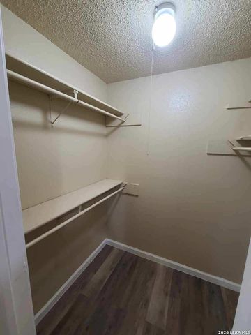 9418 QUICKSILVER DR, San Antonio, TX 78245