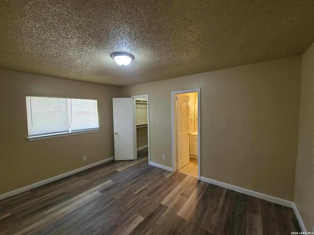 9418 QUICKSILVER DR, San Antonio, TX 78245