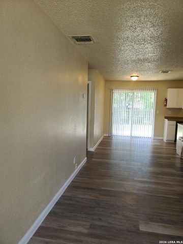 9418 QUICKSILVER DR, San Antonio, TX 78245