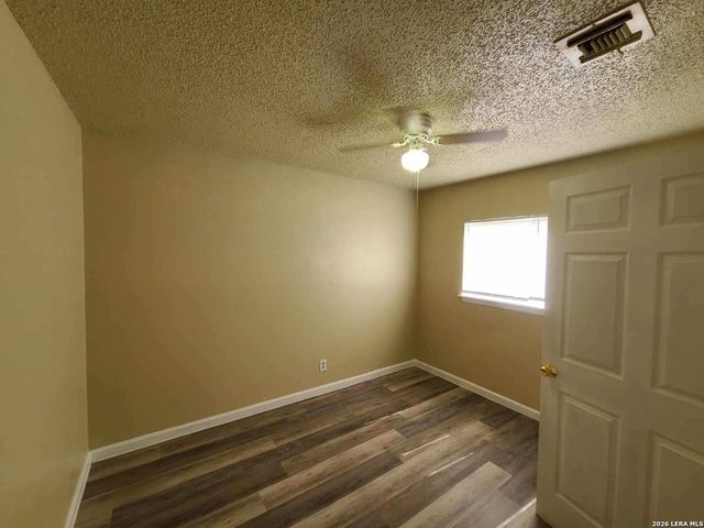 9418 QUICKSILVER DR, San Antonio, TX 78245