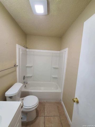 9418 QUICKSILVER DR, San Antonio, TX 78245