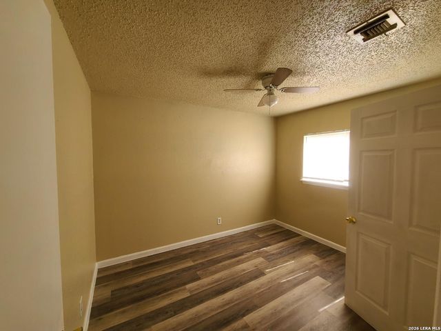 9418 QUICKSILVER DR, San Antonio, TX 78245