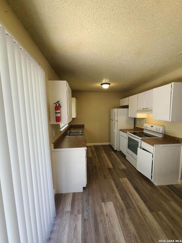 9418 QUICKSILVER DR, San Antonio, TX 78245