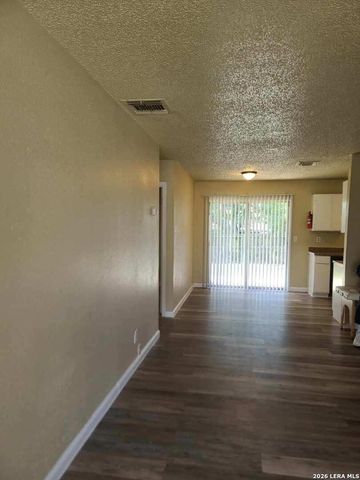 9418 QUICKSILVER DR, San Antonio, TX 78245