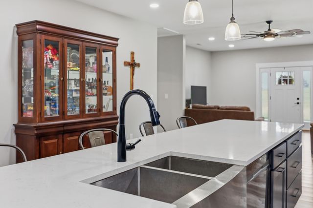 279 Dossett Lane, Harrodsburg, KY 40330