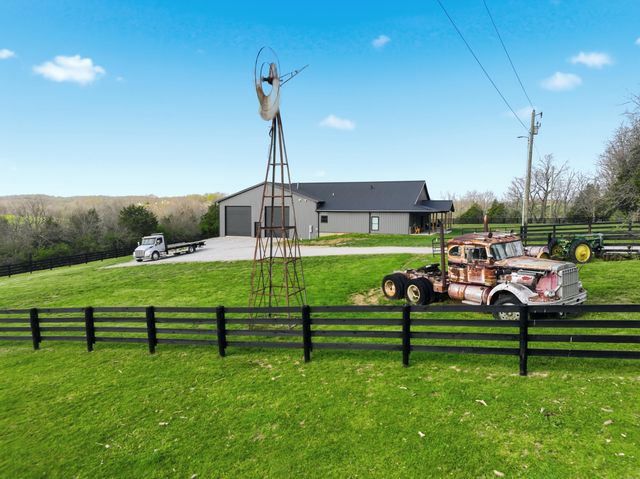 279 Dossett Lane, Harrodsburg, KY 40330