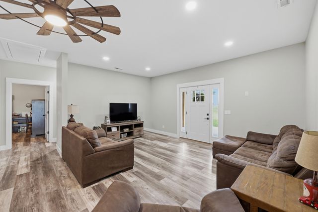 279 Dossett Lane, Harrodsburg, KY 40330