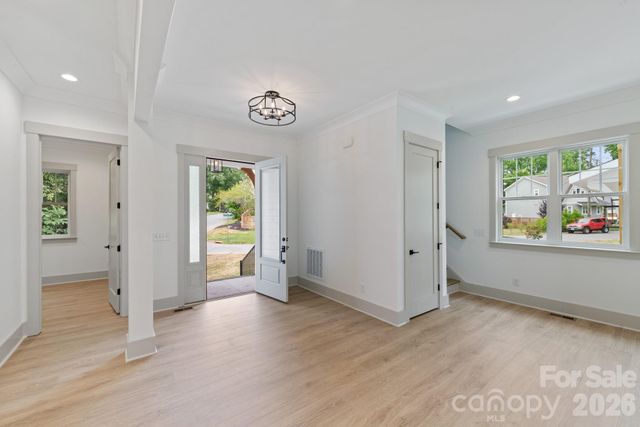 1529 Beckwith Place, Charlotte, NC 28205