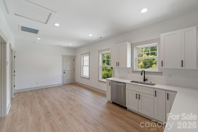 1529 Beckwith Place, Charlotte, NC 28205