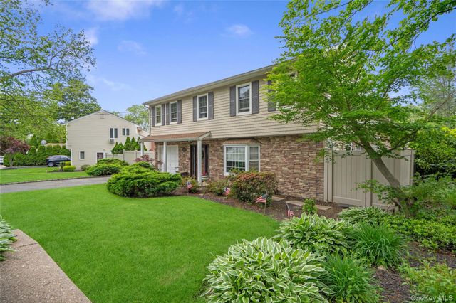 11 Edison Drive, Huntington Station, NY 11746